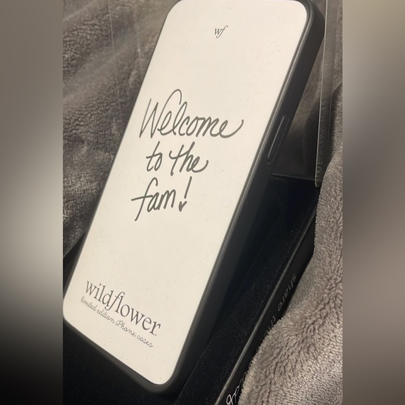 Wildflower Case - iPhone 12 Pro Max - Picture 2 of 4